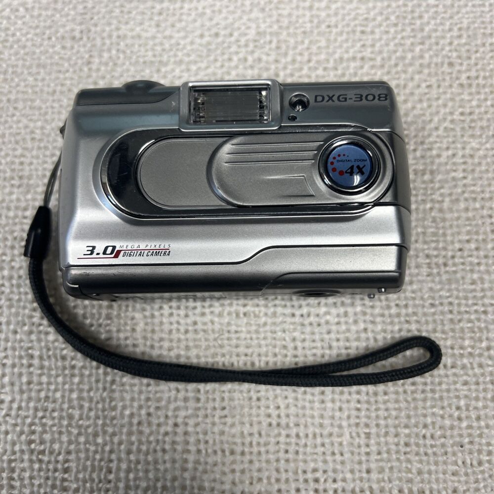 DXG-308 Ultra Compact Digital Camera 3.0MP Silver - Tested & Working!